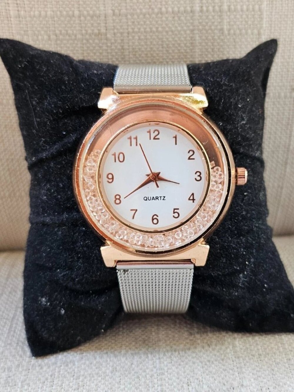 Fashion Wristwatch Gold Tone Case Silver Tone Mesh Metal Strap Analog Watch